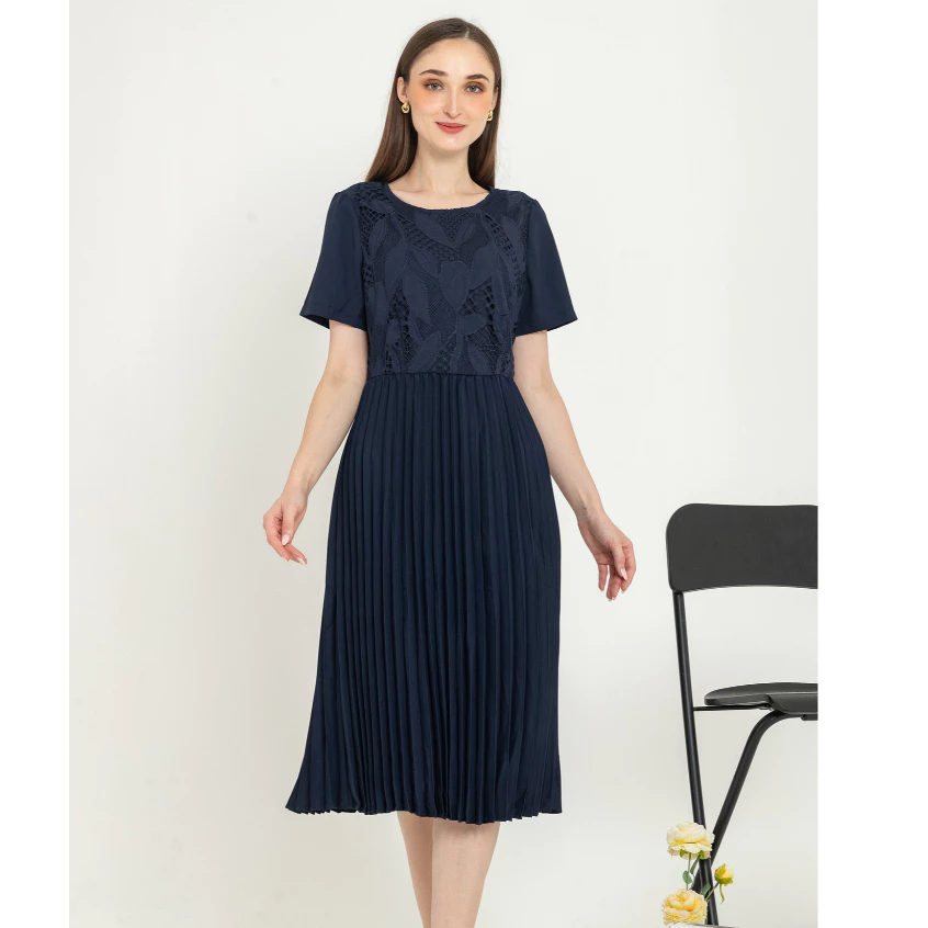 Dress thumbnail 3